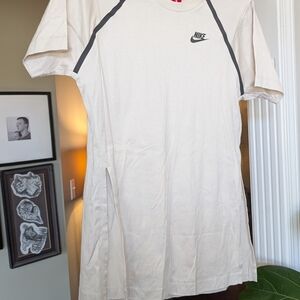 Nike Beige T-Shirt